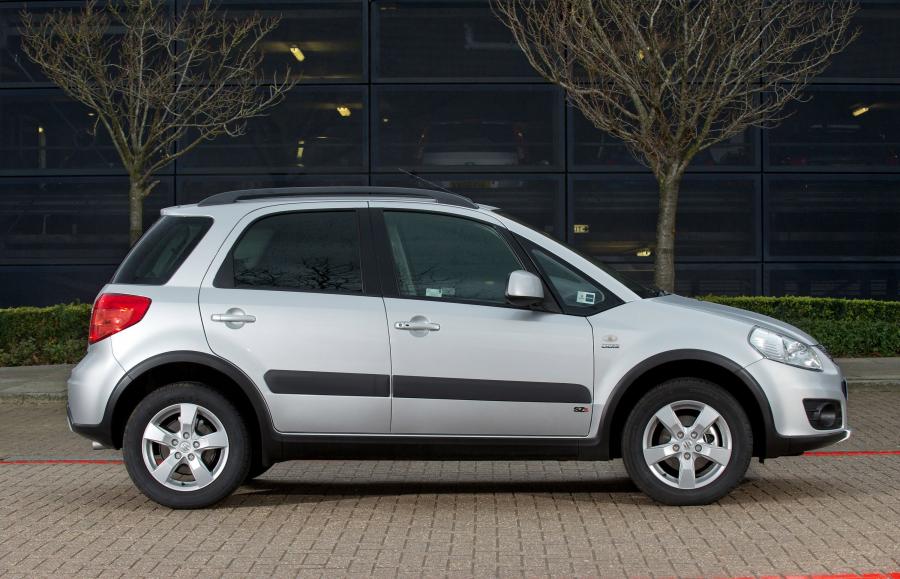  Suzuki SX4-A X-Over 2011 года  (фото 11 из 14)